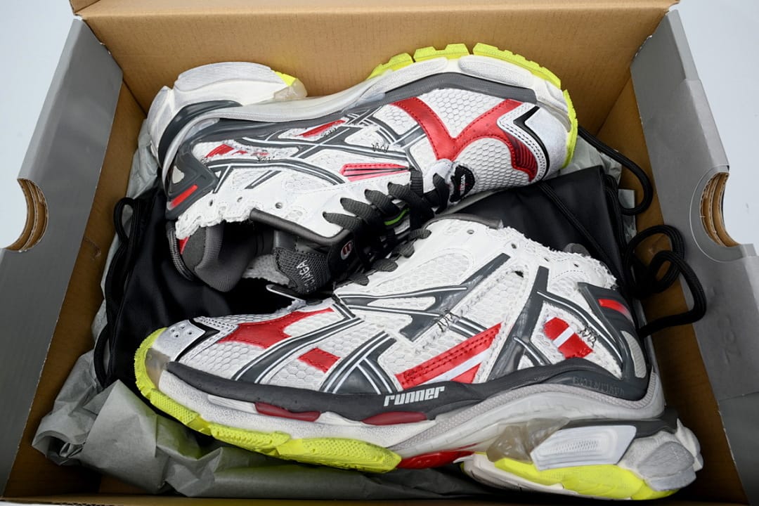 000-28.jpg Balenciaga Runner White Black and Red